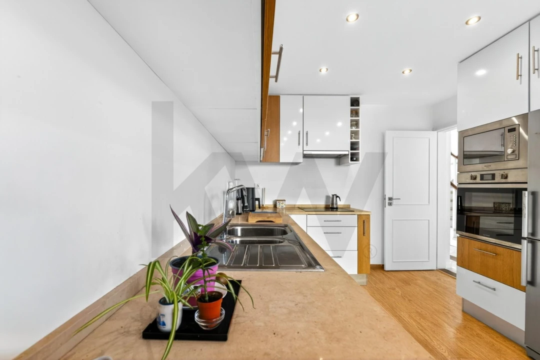 Moradia T4 para Venda em Alcabideche Foto 13