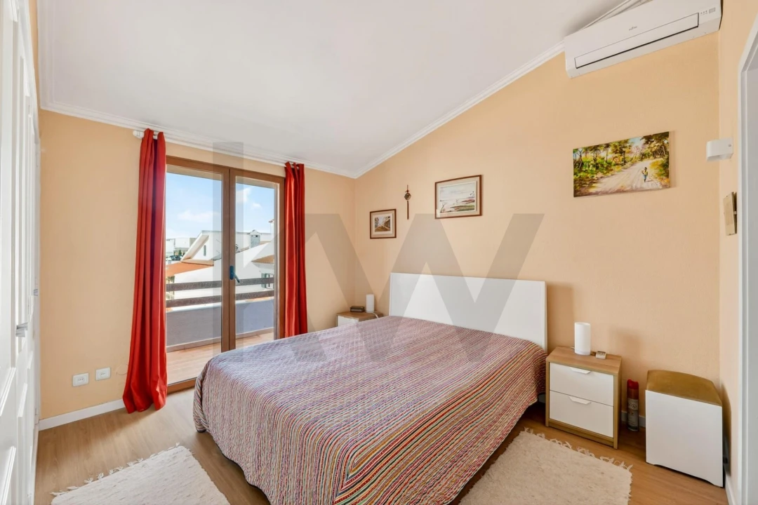 Moradia T4 para Venda em Alcabideche Foto 24