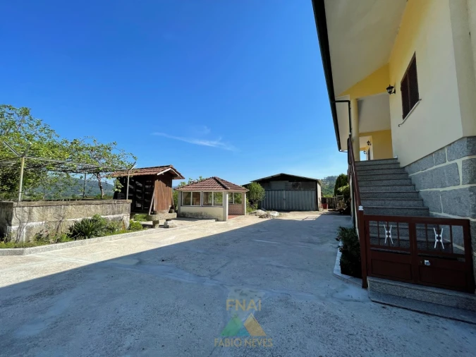 Moradia T6 para Venda em Prozelo Foto 2
