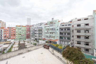 Apartamento T3 para Venda em Alvalade