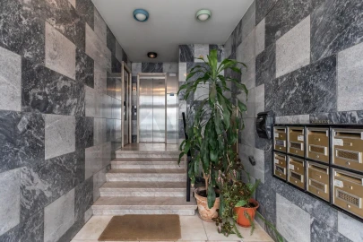 Apartamento T3 para Venda em Alvalade