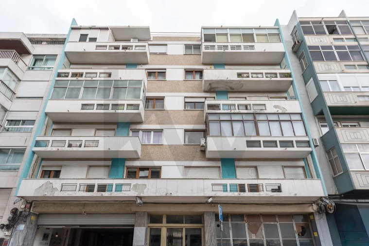 Apartamento T3 para Venda em Alvalade Foto 44