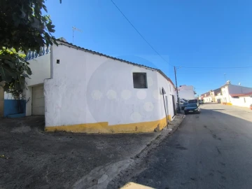 Armazém para Venda em Monte da Pedra