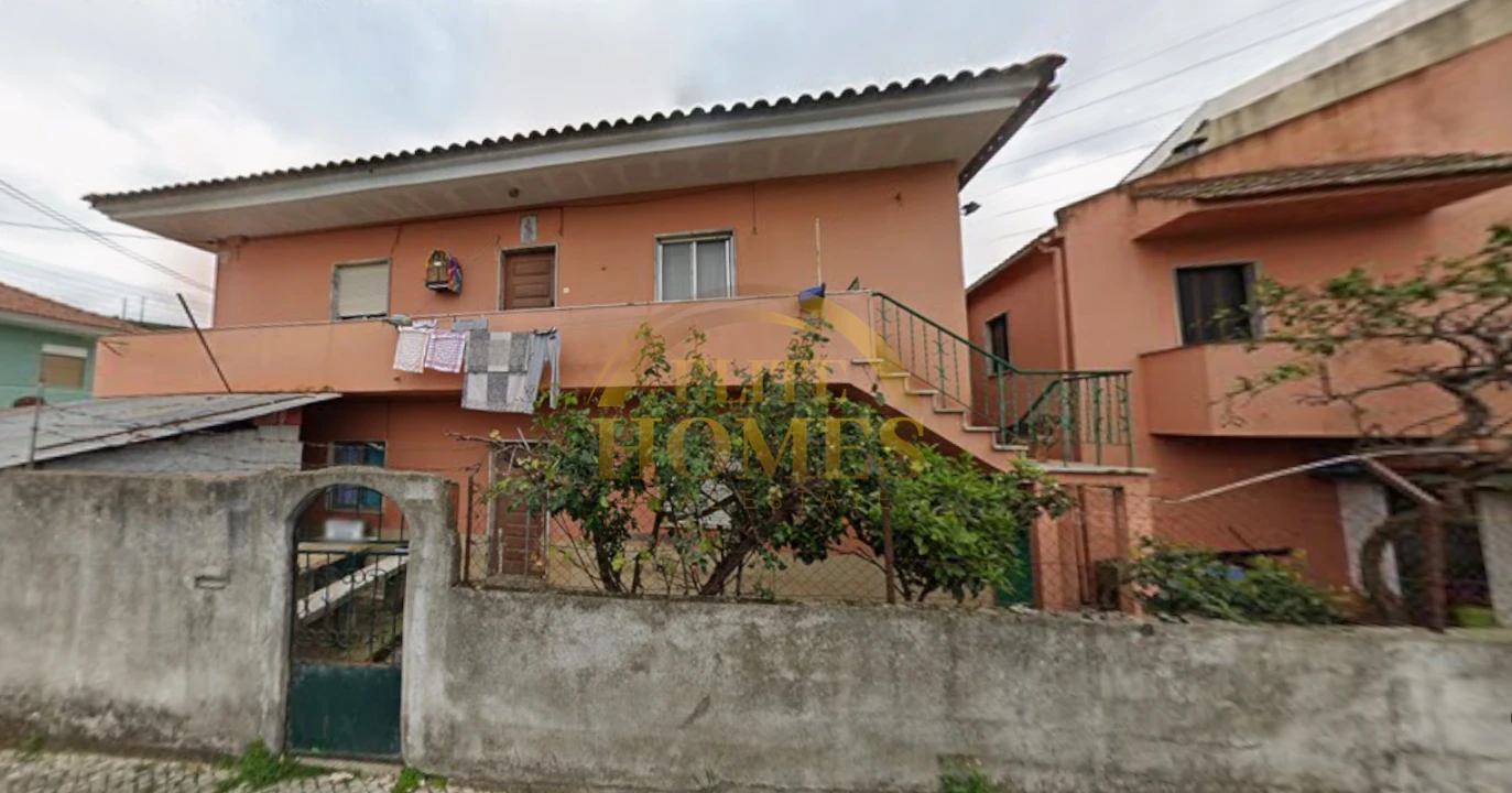 Moradia T4 para Venda em Odivelas Foto 1