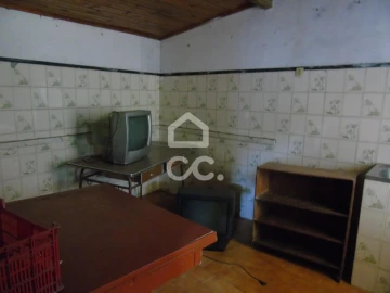 Moradia T2 para Venda em Selho (São Jorge)