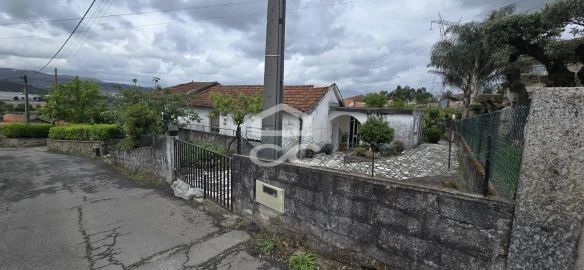 Moradia T2 para Venda em Selho (São Jorge)
