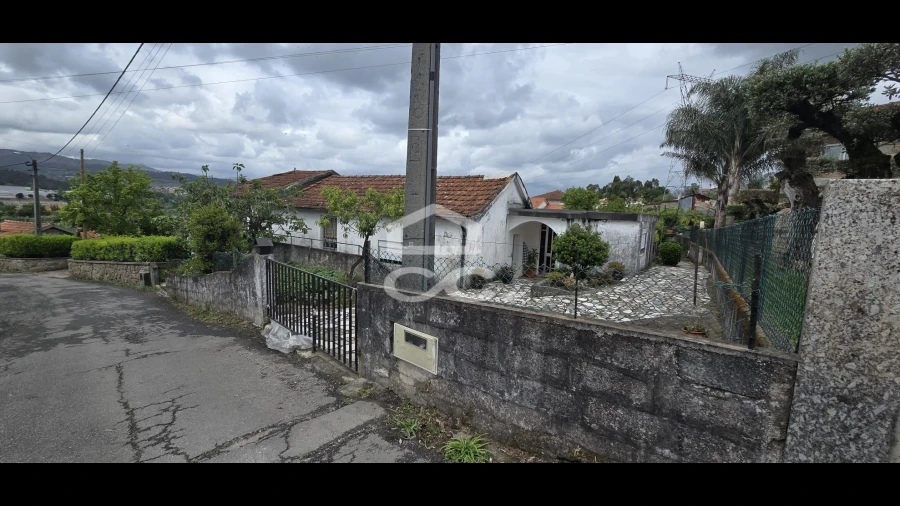 Moradia T2 para Venda em Selho (São Jorge)