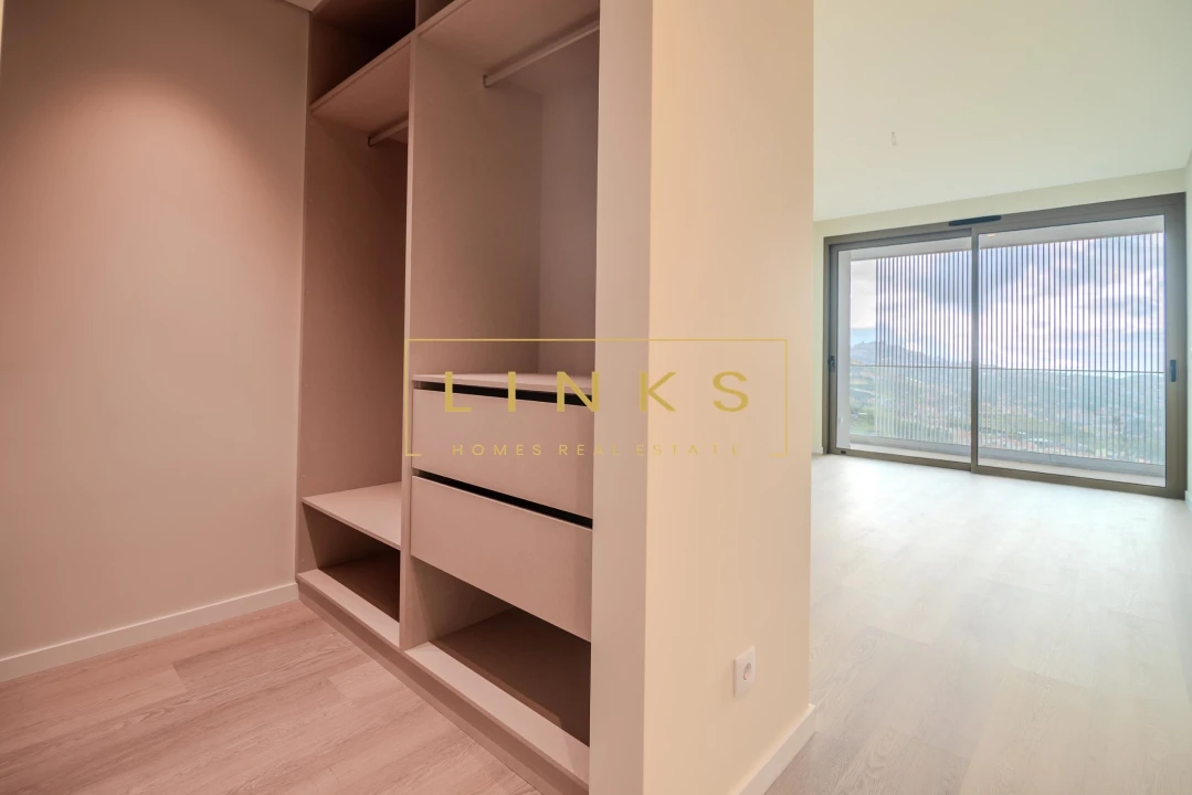 Apartamento T3 para Venda em Estreito de Camara de Lobos Foto 15