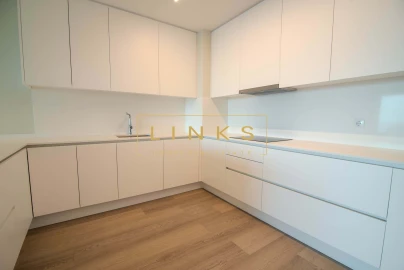 Apartamento T3 para Venda em Estreito de Camara de Lobos