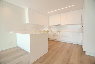 Apartamento T3 para Venda em Estreito de Camara de Lobos