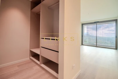 Apartamento T3 para Venda em Estreito de Camara de Lobos