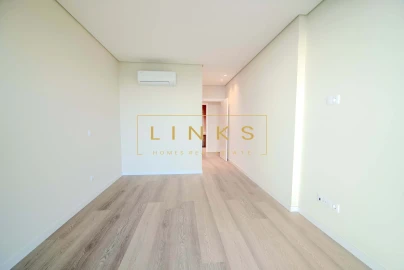 Apartamento T3 para Venda em Estreito de Camara de Lobos