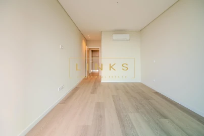 Apartamento T3 para Venda em Estreito de Camara de Lobos