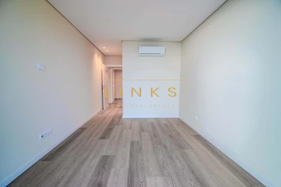 Apartamento T3 para Venda em Estreito de Camara de Lobos