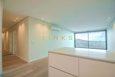 Apartamento T3 para Venda em Estreito de Camara de Lobos