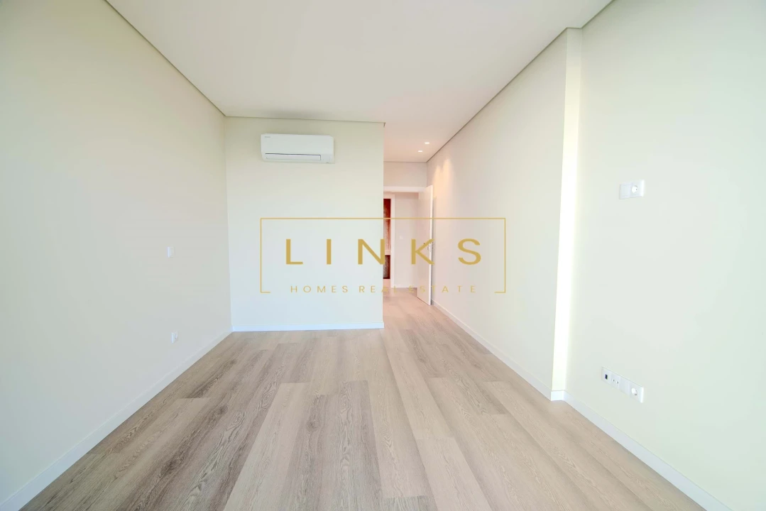 Apartamento T3 para Venda em Estreito de Camara de Lobos Foto 26