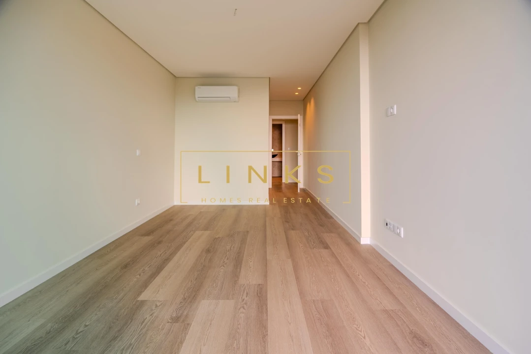 Apartamento T3 para Venda em Estreito de Camara de Lobos Foto 14