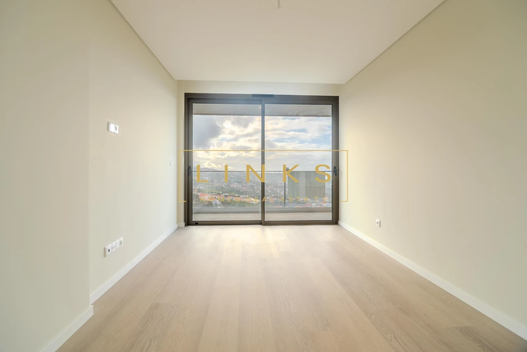 Apartamento T3 para Venda em Estreito de Camara de Lobos Foto 17