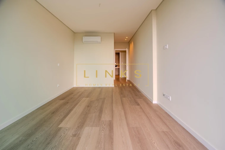 Apartamento T3 para Venda em Estreito de Camara de Lobos Foto 14