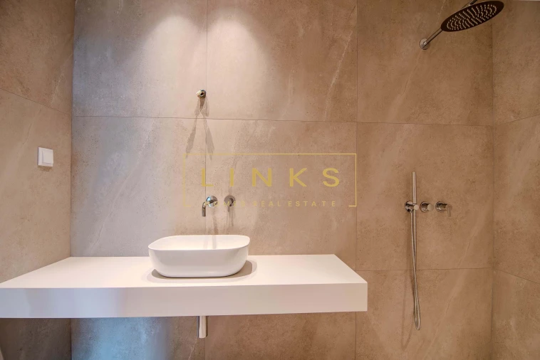 Apartamento T3 para Venda em Estreito de Camara de Lobos Foto 23