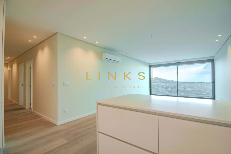 Apartamento T3 para Venda em Estreito de Camara de Lobos Foto 2