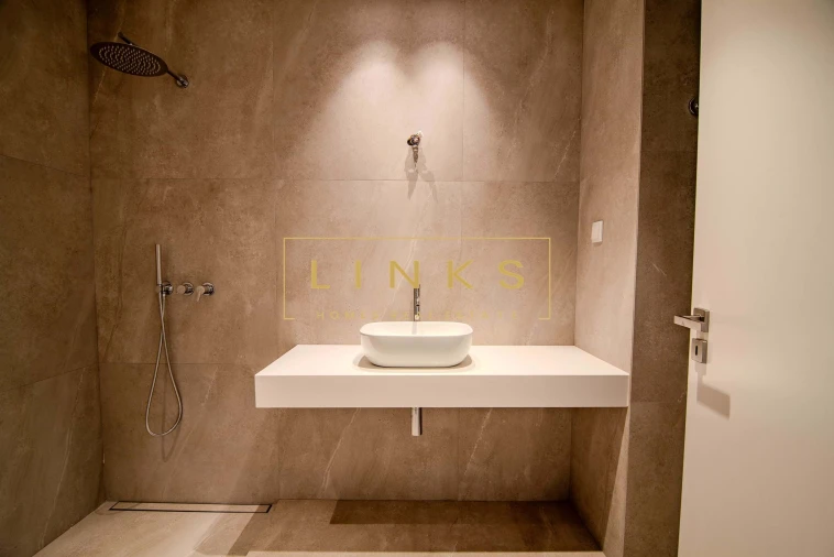 Apartamento T3 para Venda em Estreito de Camara de Lobos Foto 14