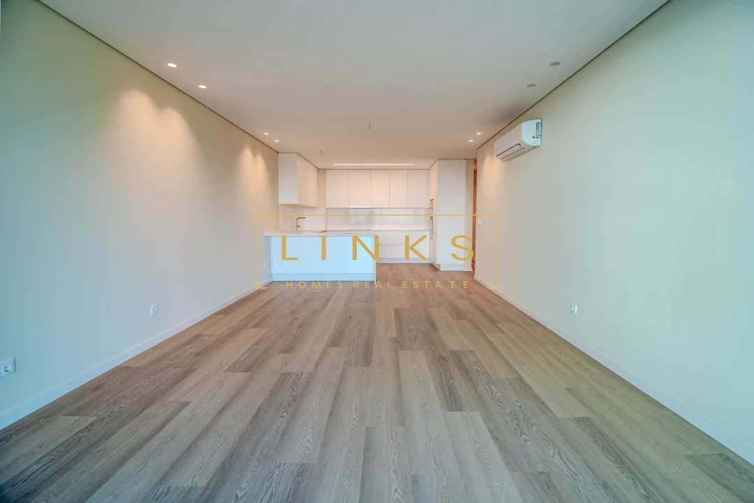 Apartamento T3 para Venda em Estreito de Camara de Lobos Foto 1