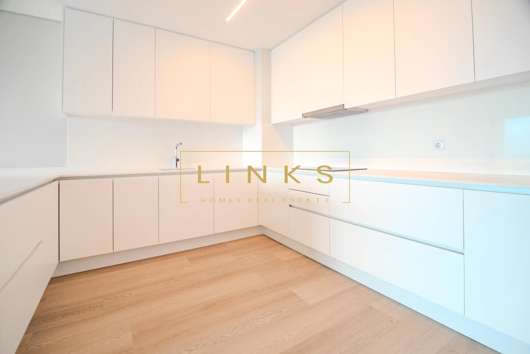 Apartamento T3 para Venda em Estreito de Camara de Lobos Foto 7