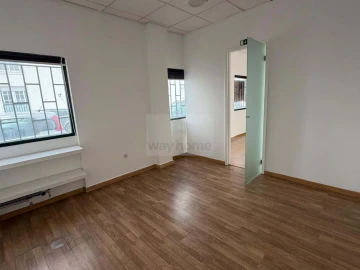 Negócio para Venda em São Domingos de Rana