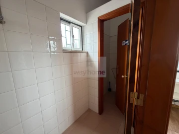 Negócio para Venda em São Domingos de Rana