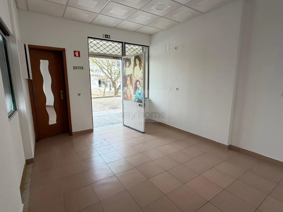 Negócio para Venda em São Domingos de Rana Foto 12