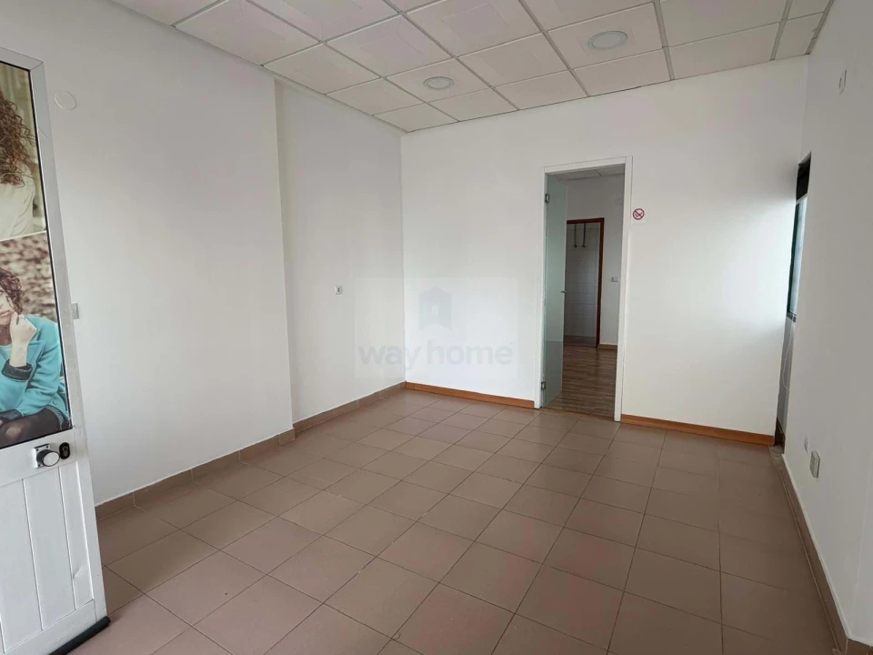 Negócio para Venda em São Domingos de Rana Foto 4