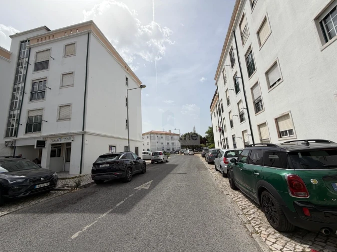 Negócio para Venda em São Domingos de Rana Foto 2