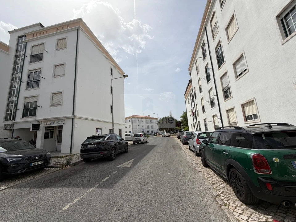 Negócio para Venda em São Domingos de Rana Foto 2