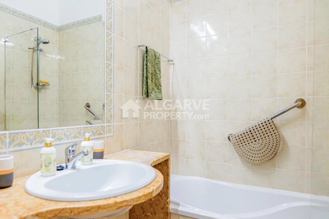 Moradia T3 para Venda em Quarteira Foto 15