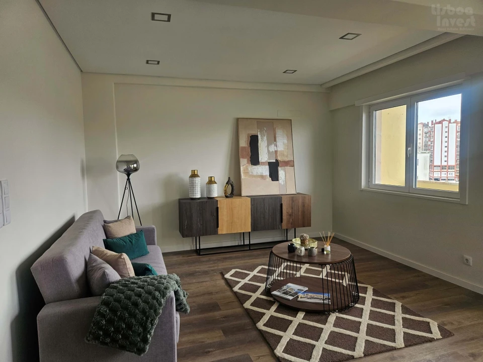 Apartamento T3 para Venda em Benfica Foto 1