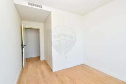 Apartamento T3 para Venda em Algés, Linda-A-Velha e Cruz Quebrada-Dafundo