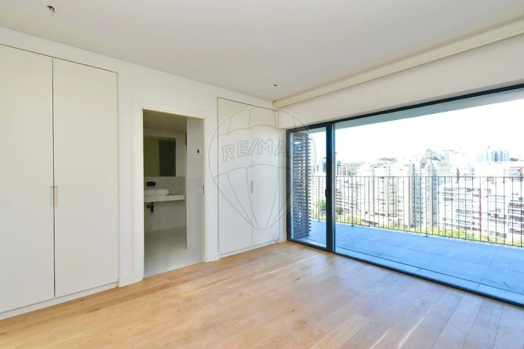 Apartamento T3 para Venda em Algés, Linda-A-Velha e Cruz Quebrada-Dafundo Foto 8