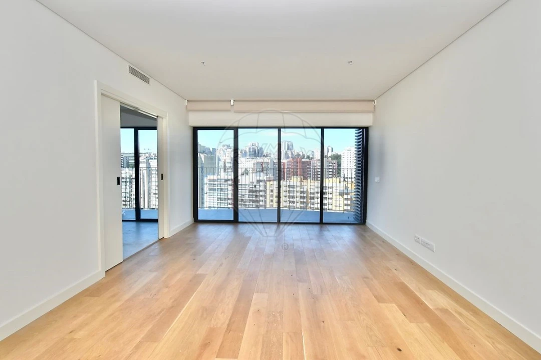 Apartamento T3 para Venda em Algés, Linda-A-Velha e Cruz Quebrada-Dafundo Foto 3