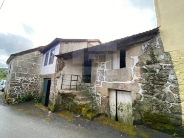Moradia T3 para Venda em Couto de Baixo e Couto de Cima