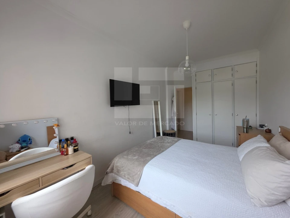 Apartamento T2 para Venda em Carnaxide e Queijas Foto 13