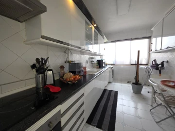 Apartamento T2 para Venda em Carnaxide e Queijas