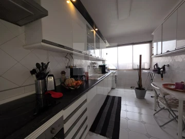 Apartamento T2 para Venda em Carnaxide e Queijas