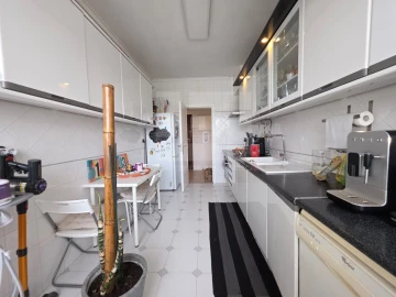 Apartamento T2 para Venda em Carnaxide e Queijas