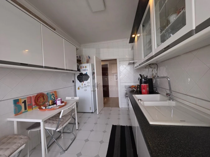 Apartamento T2 para Venda em Carnaxide e Queijas Foto 11