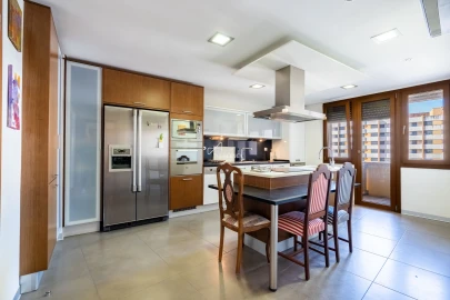 Apartamento T4 para Venda em Loures