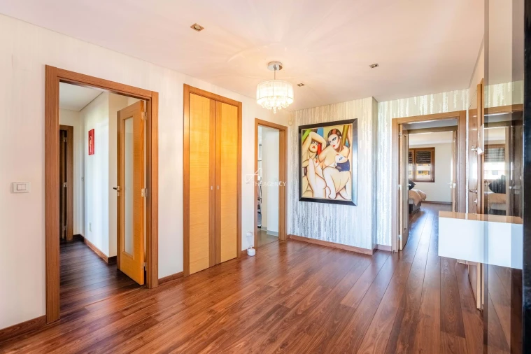 Apartamento T4 para Venda em Loures Foto 6