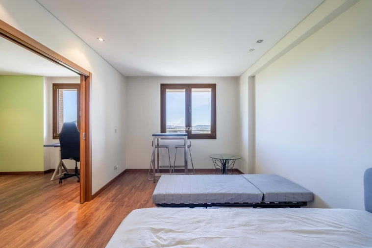 Apartamento T4 para Venda em Loures Foto 23
