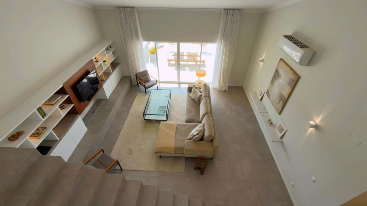 Moradia T4 para Venda em Quarteira Foto 5