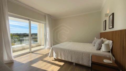 Moradia T4 para Venda em Quarteira